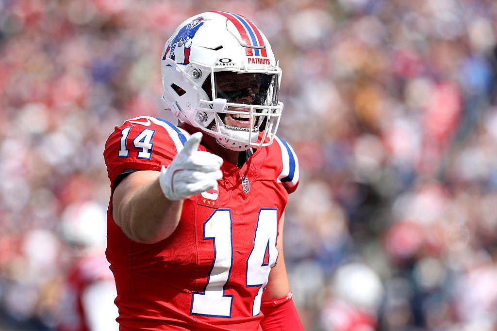 FOXBOROUGH, MASSACHUSETTS - SEPTEMBER 21: Robert Spillane #14 of the New England Patriots reacts during the first half against the Pittsburgh Steelers at Gillette Stadium on September 21, 2025 in Foxborough, Massachusetts. (Photo by Jordan Bank/Getty Images)