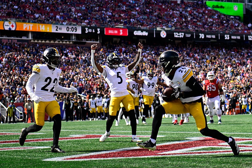 FOXBOROUGH, MASSACHUSETTS - SEPTEMBER 21: Brandin Echols #26 of the Pittsburgh Steelers celebrates after catching an interception against the New England Patriots during the second quarter at Gillette Stadium on September 21, 2025 in Foxborough, Massachusetts. (Photo by Jaiden Tripi/Getty Images)
