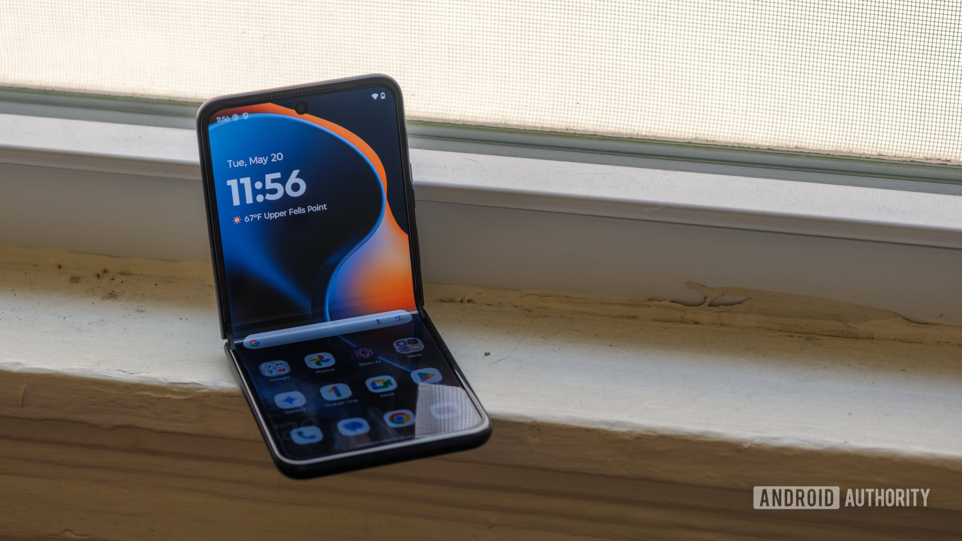 Motorola Razr 2025 internal display