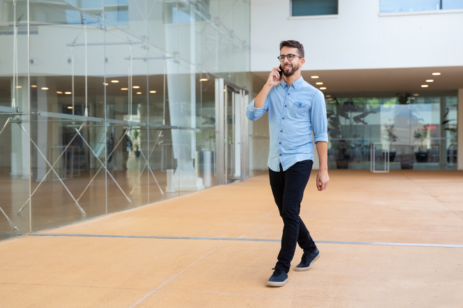 Walk instead of being seated if you are taking calls. (Freepik)